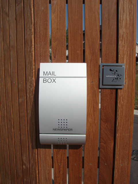 LEONデザイナーズ郵便ポスト LEON MB4502 設置例114